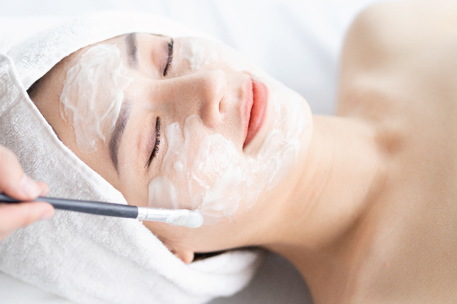 best facial in dubai |facial steamer | beauty salon Dubai| Facial Treatment